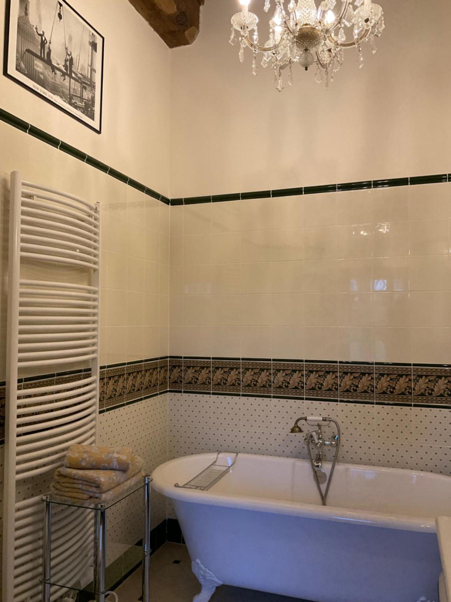Le Logis D'Equilly Bed & Breakfast Eksteriør bilde